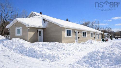 39 Emmanual Street, Stellarton, NS, B2H5H7 | Card Image
