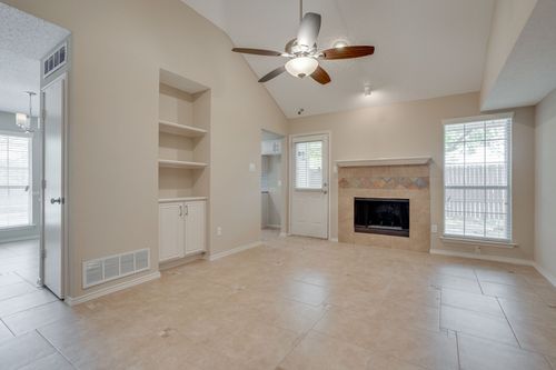 755 Burr Oak Dr, Lewisville, TX, 75067-6210 | Card Image