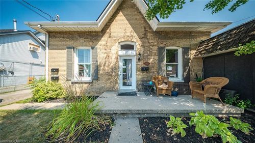 41 St. George St, Brantford, ON, N3R1V2 | Card Image