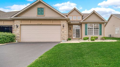 952 Portrait Pl, Dyer, IN, 46311 | Card Image
