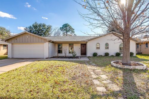 1812 Winchester Way, Bedford, TX, 76022-6815 | Card Image