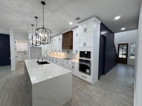 3318 Fitzgerald Dr, Montgomery, TX, 77356-8950 | Card Image