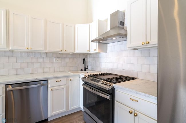 626 interior-27.jpg | Image 5