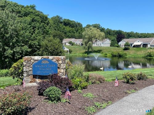 8-8 Saint George Pl, Sandy Hook, CT, 06482-1090 | Card Image