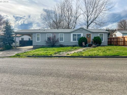 155 Bobwhite St, Roseburg, OR, 97471-4796 | Card Image