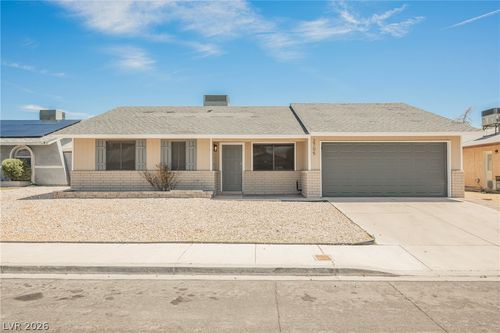 2705 Valparaiso St, Las Vegas, NV, 89108-3946 | Card Image