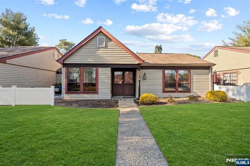 583B Kevin Ct, Manchester, NJ, 08759-7065 | Card Image