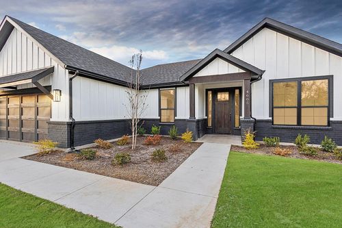 4605 Dripping Springs Rd, Sherman, TX, 75090 | Card Image