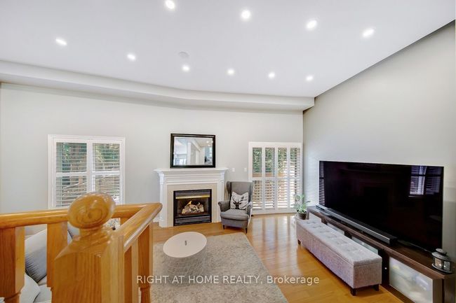 23 Michael Way, Condo with 3 bedrooms, 5 bathrooms and 1 parking in Markham ON | Image 6