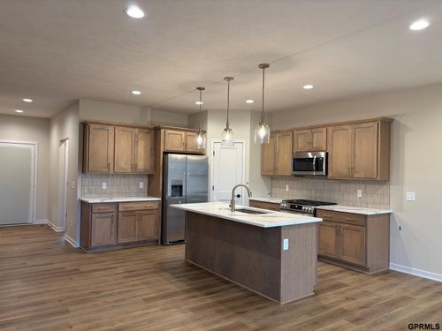 836 Linwood Ln, Lincoln, NE, 68505-9404 | Card Image