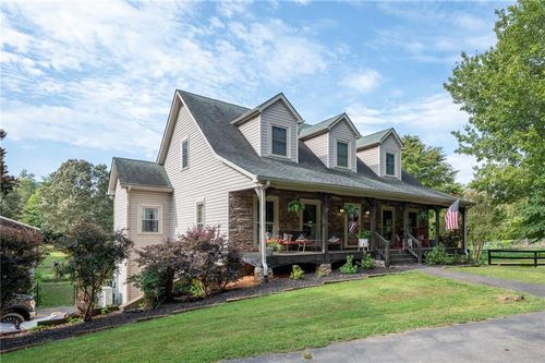 502 E Valley Rd Ne, Rydal, GA, 30171-1676 | Card Image