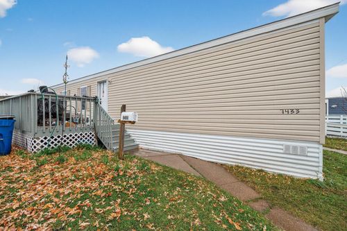 7433 West Cir Ne, Fridley, MN, 55432-3451 | Card Image