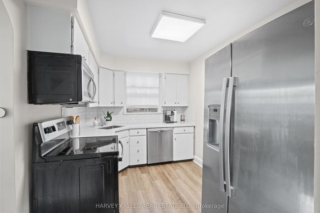 14 Lawnhurst Blvd, House other with 5 bedrooms, 3 bathrooms and 2 parking in Toronto ON | Image 13