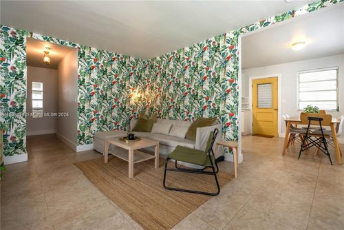 320-320 Ne 55th Ter, Miami, FL, 33137-2535 | Card Image