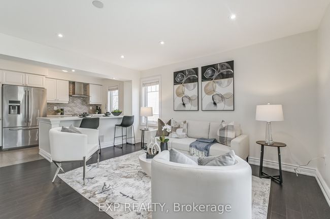 979 Nadalin Hts, House attached with 4 bedrooms, 2 bathrooms and 1 parking in Milton ON | Image 13