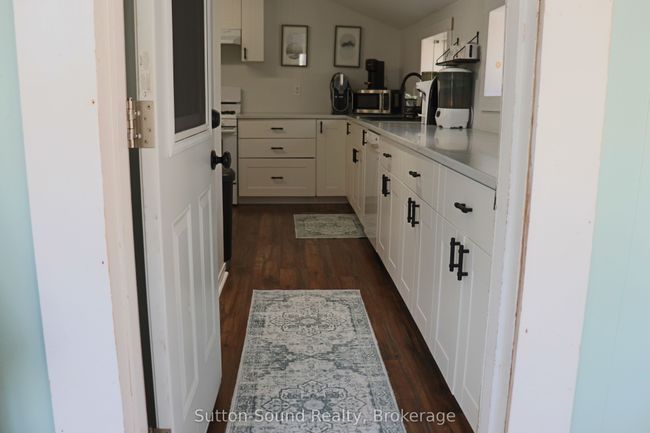 31 Yonge St S, House other with 4 bedrooms, 2 bathrooms and 4 parking in Tara ON | Image 9