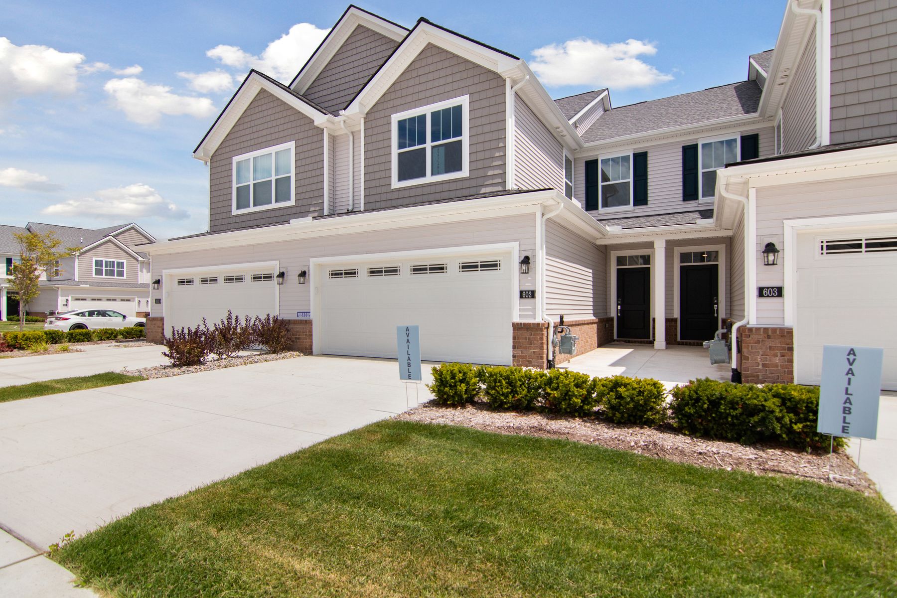 Angus Ln, Saline, MI 48176