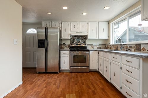 326 E 150 S, Kanab, UT, 84741-3735 | Card Image