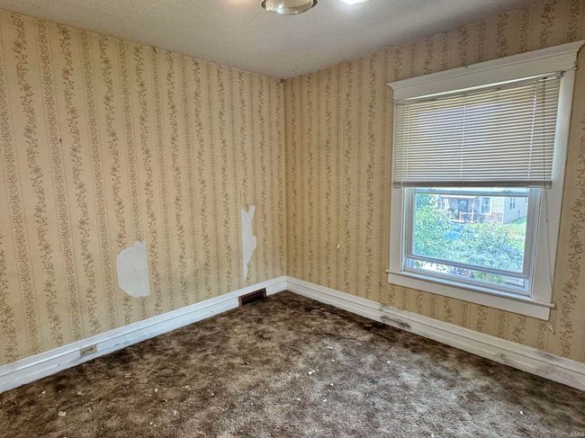 325 W Linden Ave, Home with 3 bedrooms, 2 bathrooms and null parking in Logansport IN | Image 19