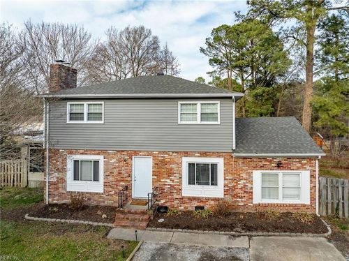 105 Glenn Cv, Seaford, VA, 23696-2545 | Card Image