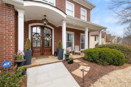 9310 Nesbit Lakes Dr, Alpharetta, GA, 30022-4026 | Card Image