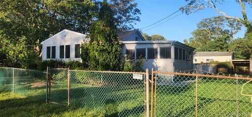 177 Magnolia Dr, Mastic Beach, NY, 11951-3309 | Card Image