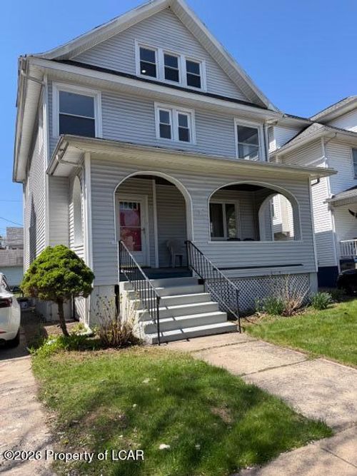 83 E Pettebone St, Kingston, PA, 18704-4927 | Card Image