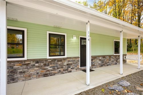 114 Wood St, New Castle, PA, 16102-2428 | Card Image