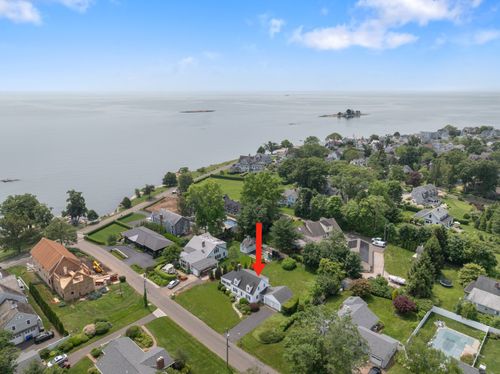 10 Montgomery Pkwy, Branford, CT, 06405-5115 | Card Image