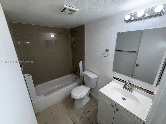APT-105 - 8560 N Sherman Cir, Condo with 2 bedrooms, 1 bathrooms and null parking in Miramar FL | Image 13