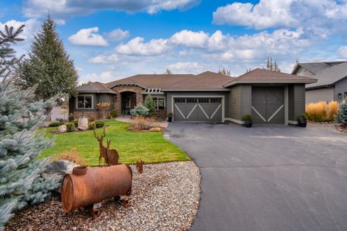 910 Cinnamon Teal Dr, Redmond, OR, 97756-9281 | Card Image