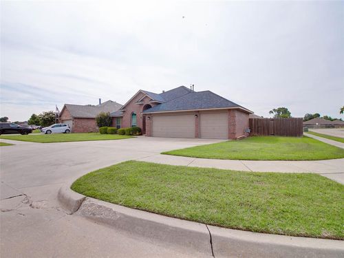 1201 W Churchill Way, Mustang, OK, 73064-2163 | Card Image