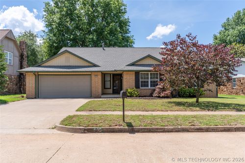 805 Albuquerque St, Broken Arrow, OK, 74011-6002 | Card Image