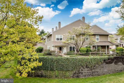 297 Stanton Ct, GLEN MILLS, PA, 19342-2033 | Card Image