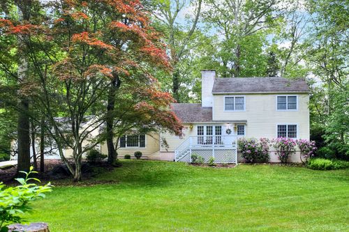 1 Graystone Ln, Weston, CT, 06883-1713 | Card Image