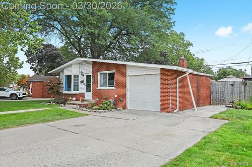 8346 Hillcrest Blvd, Westland, MI, 48185-1764 | Card Image