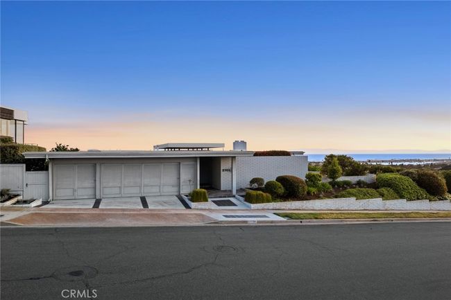 2701 Windover Dr, House other with 4 bedrooms, 3 bathrooms and 3 parking in Corona Del Mar CA | Image 4