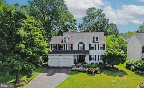 202 Woodspring Cir, DOYLESTOWN, PA, 18901-5738 | Card Image