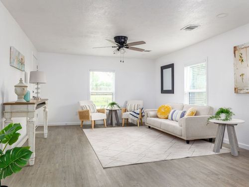 202 N Arendell, Gause, TX, 77857-7040 | Card Image