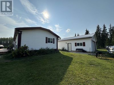 15166 271 Rd, House other with 3 bedrooms, 2 bathrooms and null parking in Peace River BC | Image 2