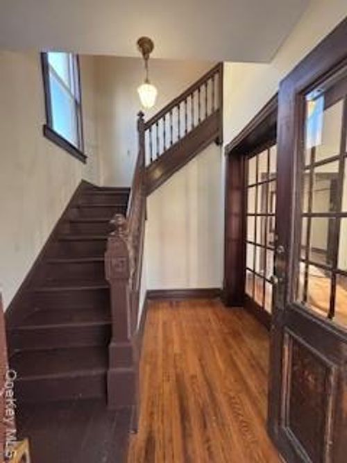 3 Dean Pl, Poughkeepsie, NY, 12601-4505 | Card Image