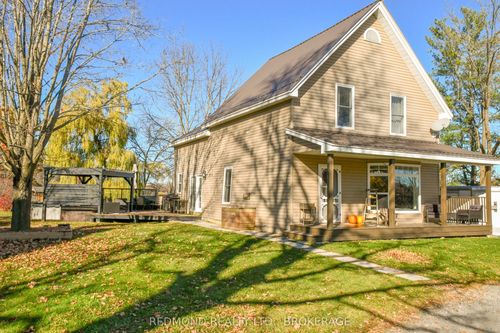 36 King Street E, Leeds and the Thousand Islands, ON, K0E1L0 | Card Image