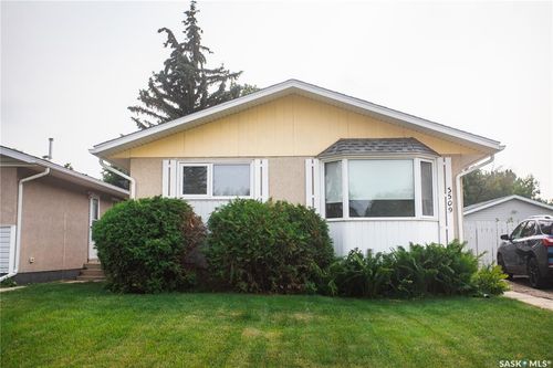 3509 Diefenbaker Dr, Saskatoon, SK, S7L4V9 | Card Image