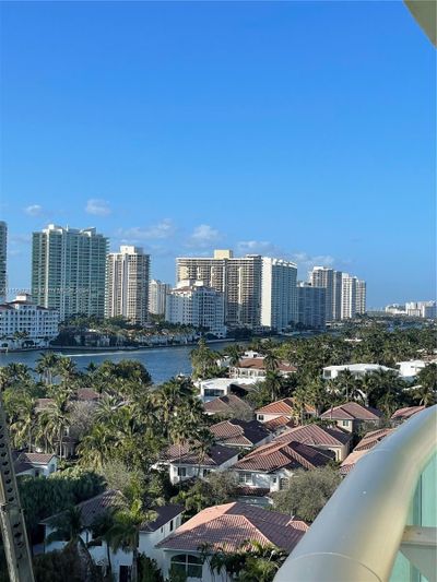 1110 - 19370 Collins Ave., Condo with 1 bedrooms, 1 bathrooms and null parking in Sunny Isles Beach FL | Image 1