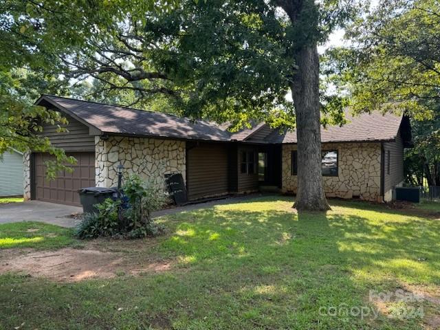 Randa Dr, Statesville, NC 28625