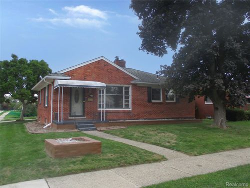 17905 Toepfer Dr, Eastpointe, MI, 48021-3069 | Card Image