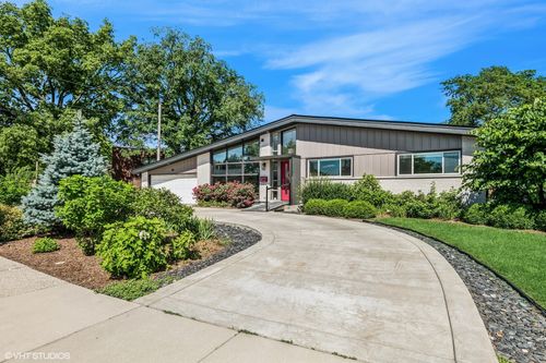 319 E Huntington Ln, Elmhurst, IL, 60126-3624 | Card Image