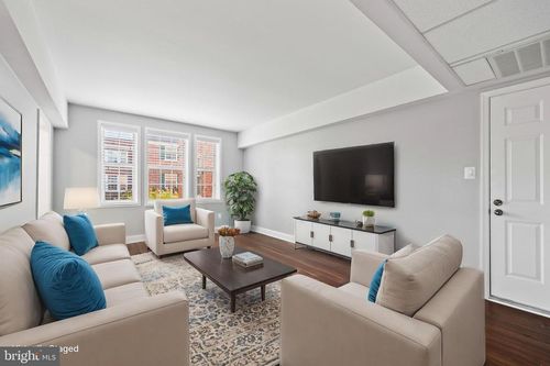 2-134-1801 N Queens Ln, ARLINGTON, VA, 22201-3024 | Card Image