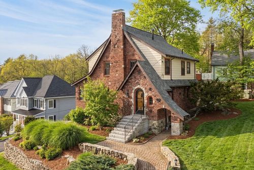 93 Churchill Ave, Arlington, MA, 02476-7845 | Card Image