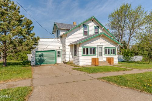 212 S 7th St, New Salem, ND, 58563-4228 | Card Image